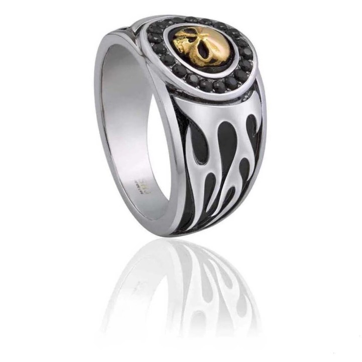 Anello con sigillo in oro con teschio e fiamme
