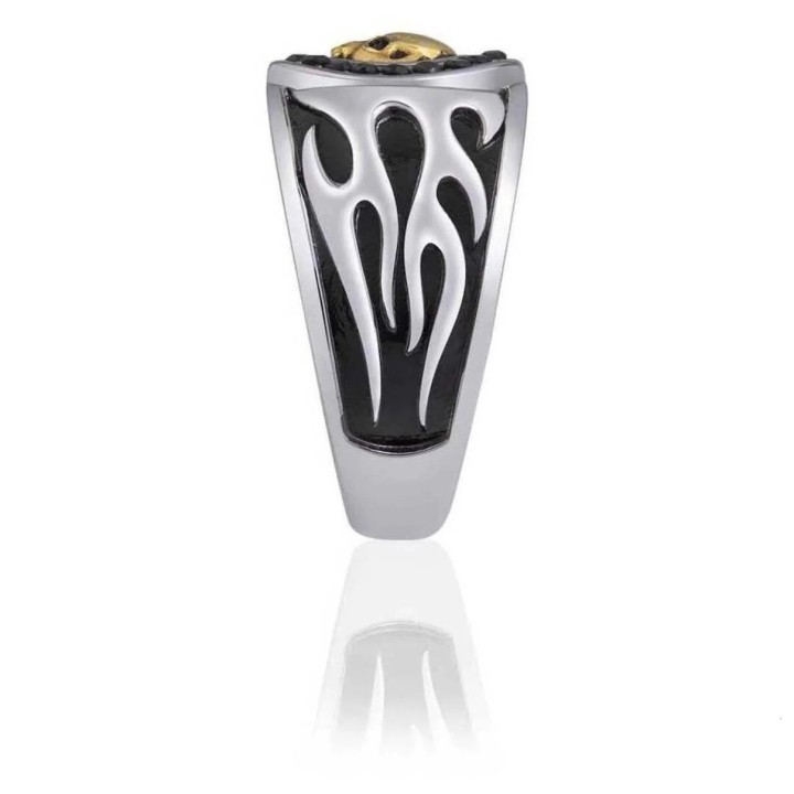 Anello con sigillo in oro con teschio e fiamme